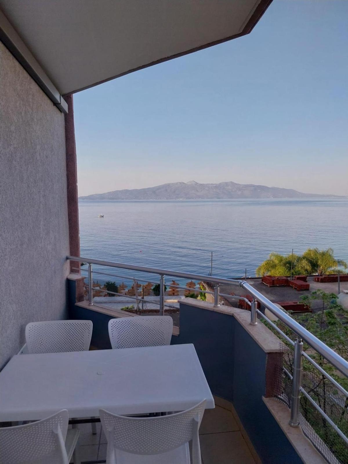 סרנדה Susy Sea View Apartment מראה חיצוני תמונה
